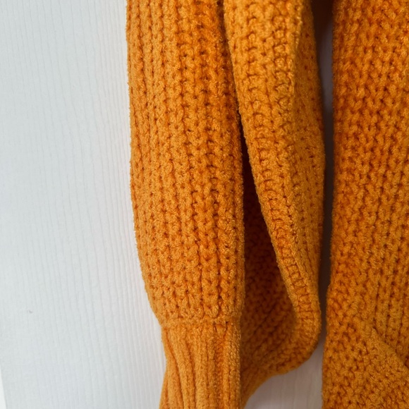 Aritzia Wilfred Bold Orange Knit Cardigan size S oversized - Picture 4 of 5